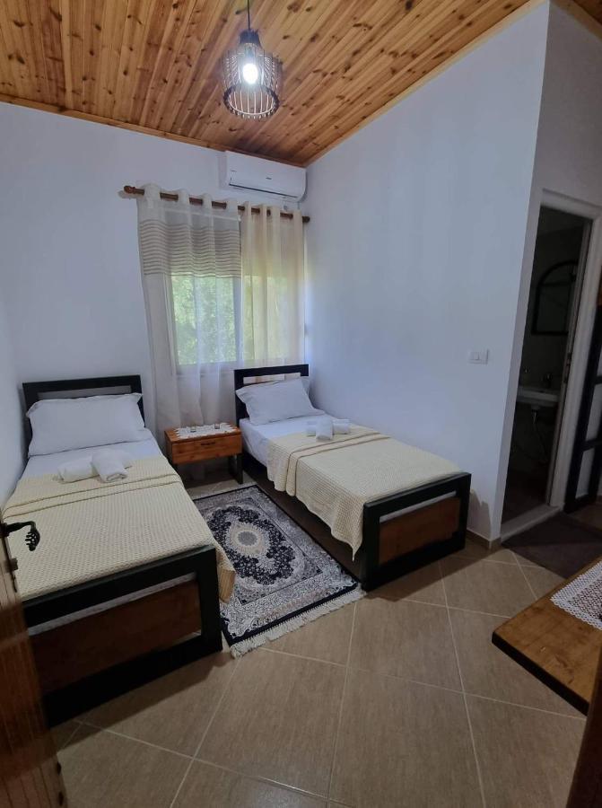 B Vishe Guest House Гірокастра Екстер'єр фото