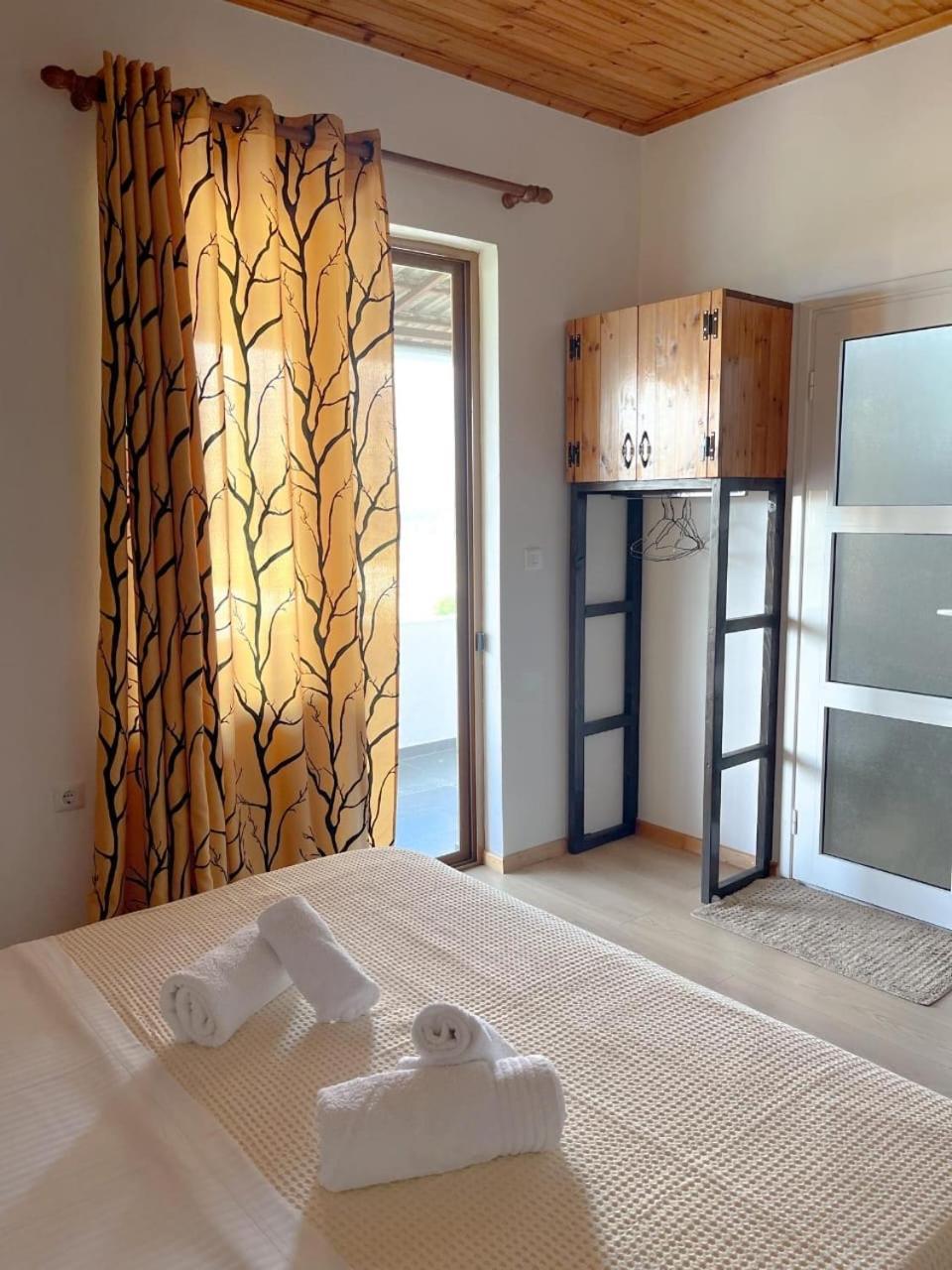 B Vishe Guest House Гірокастра Екстер'єр фото